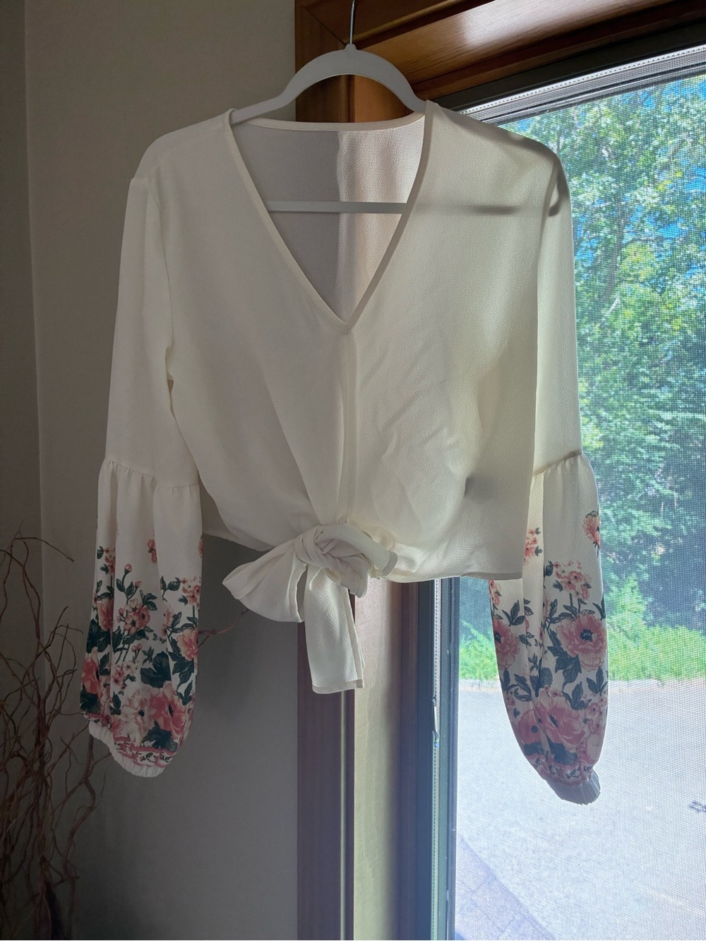 SHEIN White V-Neck Tie-Front Blouse with Pink Floral Balloon Sleeves